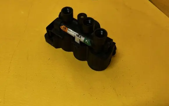 Land Rover Discovery 5 Rear shock absorber actuator solenoid CPLA5B710AC