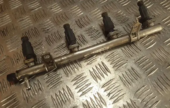 Mercedes-Benz A W168 Fuel injector 0280155753 0280151036