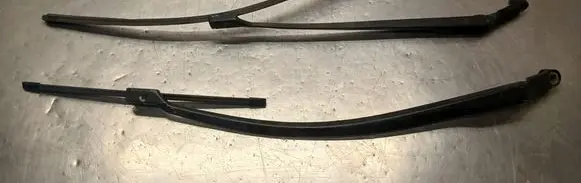 Toyota Avensis T270 Front wiper blade arm 79983 3392125686