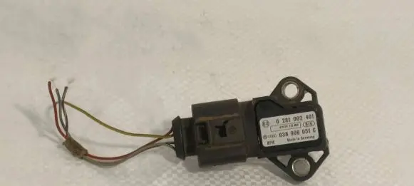 Volkswagen Golf V Air pressure sensor 038906051C 0281002401 43041DR8