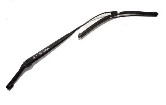 Hyundai Santa Fe Windshield/front glass wiper blade D226ZHJ