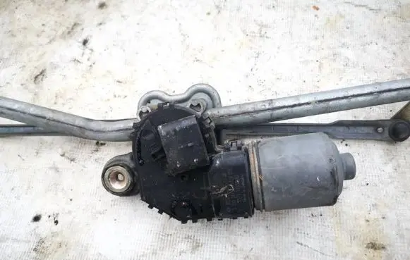 Ford Mondeo Mk III Wiper motor 1s7117508ad 0390241702