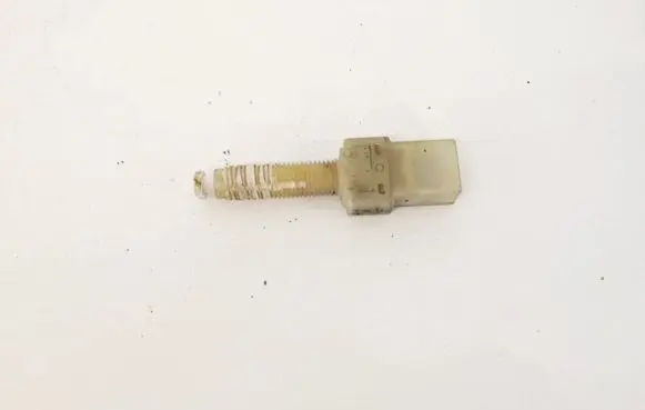 Volkswagen PASSAT B4 Brake pedal sensor switch 443945515