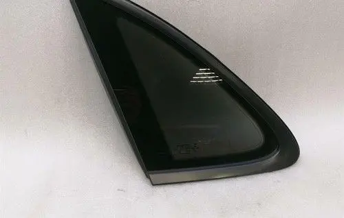 Porsche Macan (95B) Rear door window glass 95B845297