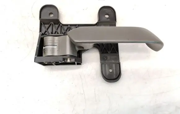 Nissan Titan Front door interior handle 806707S000
