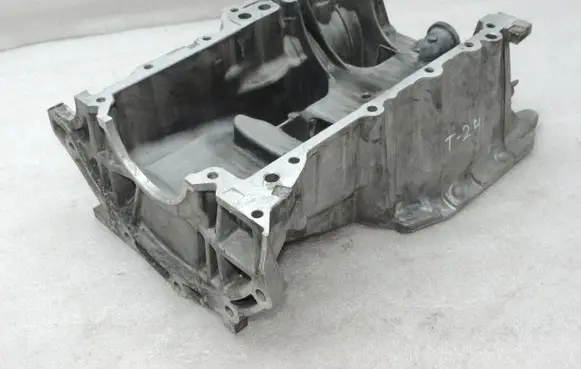 Toyota Yaris Oil sump 1211133020