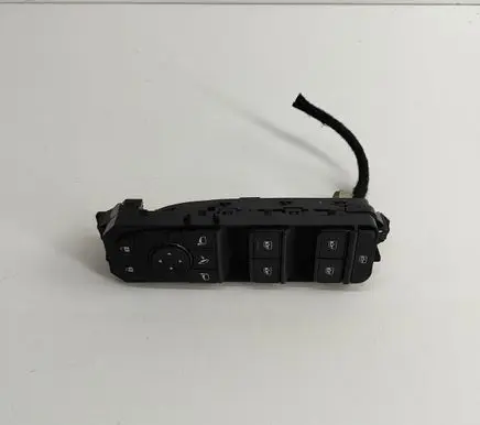 Nissan Qashqai J12 Electric window control switch 254016UB4E