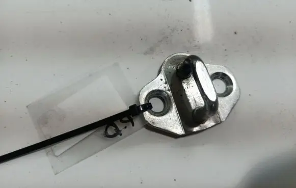 Opel Omega B2 Front door lock loop/hook striker 
