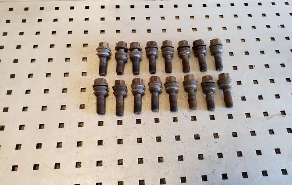 Nuts/bolts