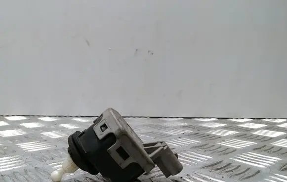 Opel Astra G Headlight level adjustment motor 90590665