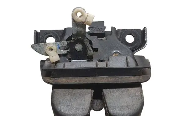 Audi A6 S6 C5 4B Tailgate/trunk/boot lock/catch/latch 4B9827505E