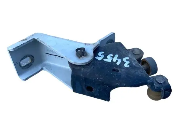 Dacia Dokker Sliding door upper roller guide/hinge 824A65571R