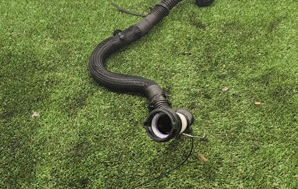 Tesla Model 3 Engine coolant pipe/hose 107757977H