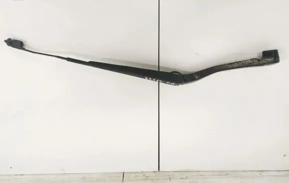 Opel Insignia A Front wiper blade arm