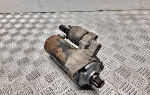 Volkswagen PASSAT B6 Starter motor 02E911023
