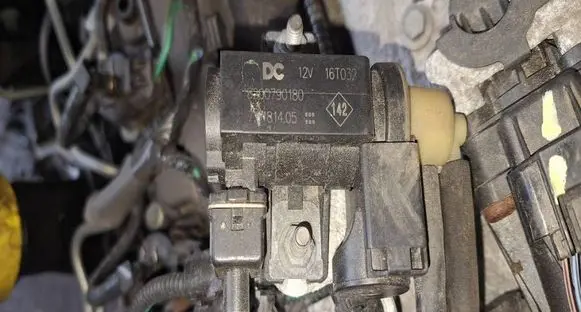 Dacia Sandero Turbo solenoid valve 8200790180