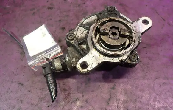 Renault Master II Vacuum pump 
