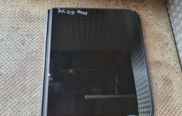 Audi Q5 SQ5 Sunroof glass 