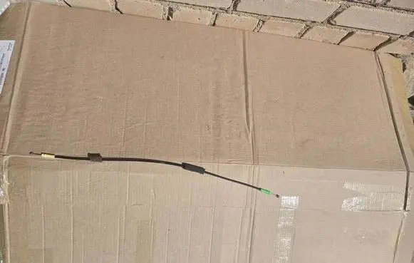 Toyota RAV 4 (XA40) Rear door cable line