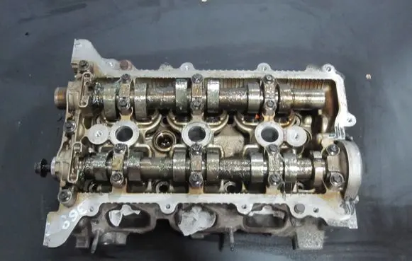 Renault Twingo III Engine head H4DA400