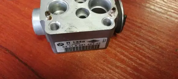 BMW X1 E84 Air conditioning (A/C) expansion valve 6981484