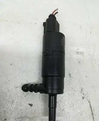Audi A4 S4 B7 8E 8H Headlight washer pump 3B7955681 0010162V
