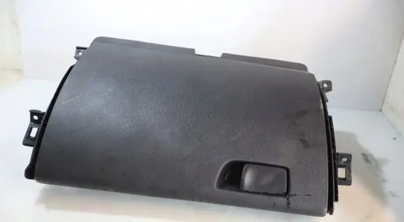 Glove box