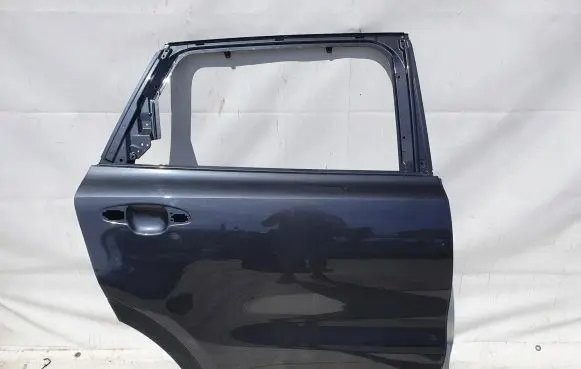 KIA Sorento IV Rear door