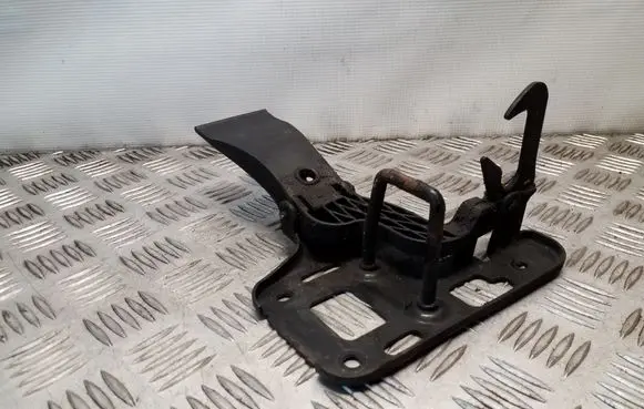 Audi A5 Sportback 8TA Engine bonnet/hood lock/latch loop/hook 8T0823480