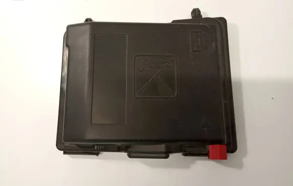 Peugeot 308 Fuse box cover 9678633380 MP8223