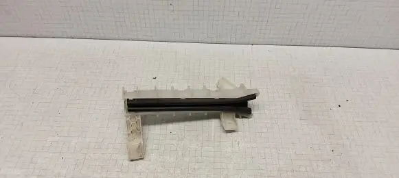 Jeep Grand Cherokee Rear door windshield rail 925312001