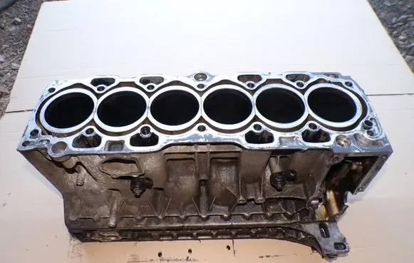 Volvo XC90 Engine block 6G9N-6010-AG