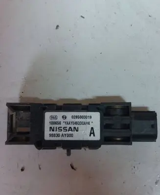 Nissan Almera N16 Airbag deployment crash/impact sensor 98830AY000 0285003019