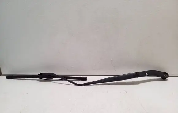 Chevrolet Orlando Front wiper blade arm 