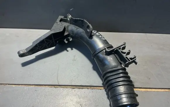 Ford Focus Engine coolant pipe/hose C8W0A