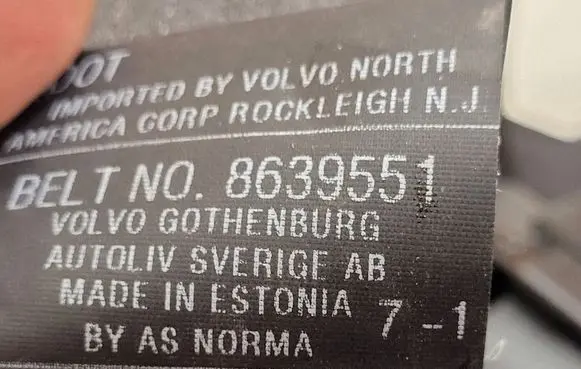 Volvo V50 Rear seatbelt 8639551