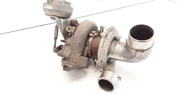 Toyota RAV 4 (XA40) Turbo 172010R062 VB25 YC19
