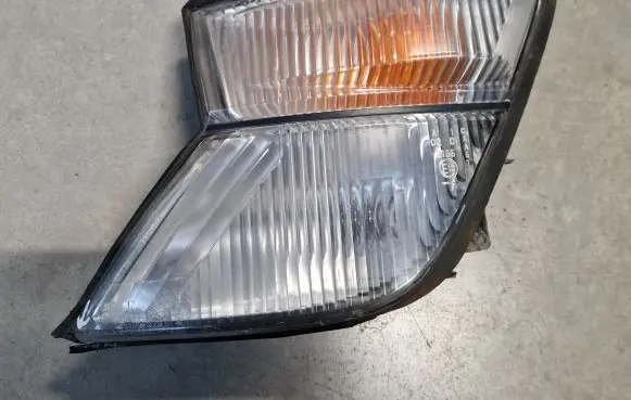 Front indicator light