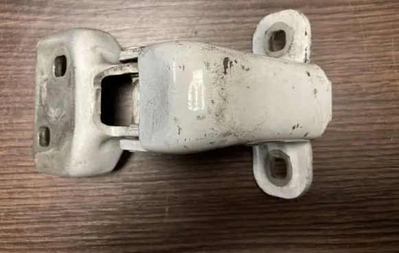 Nissan Primastar Front door upper hinge 311772M GM66390