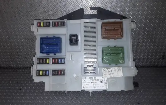 Ford Mondeo MK IV Fuse module BG9T14A073BH