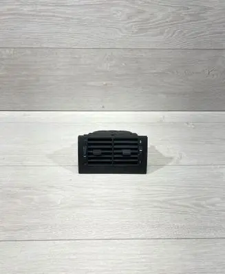 BMW 5 E39 Rear air vent grill 8376150