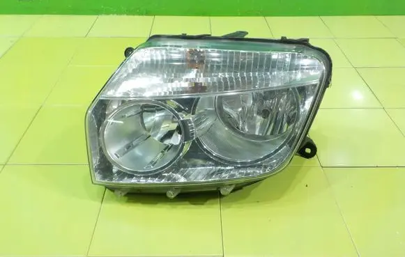 Dacia Duster Headlight/headlamp 1305236683