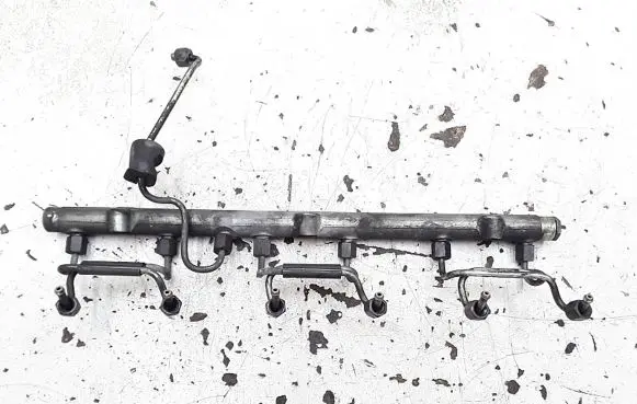 BMW M5 Fuel main line pipe 0445216002