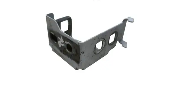 Renault Kangoo III Fender mounting bracket 622350041 1823