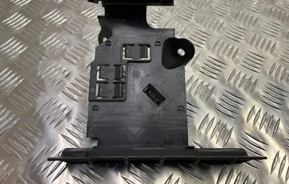 Audi Q3 F3 Engine control unit holder 5QA906507b