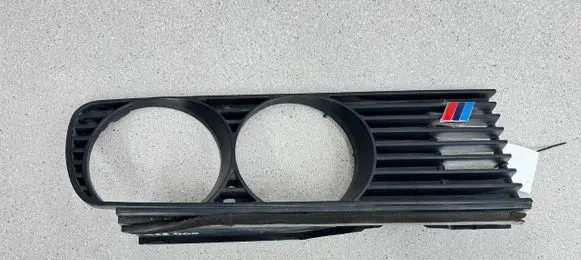 BMW 3 E30 Under headlight/headlamp trim 51131876091 1876091