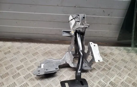 Audi A5 Brake pedal bracket assembly 8W1723117 8W1723140
