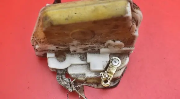 Mazda 6 Front door lock