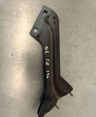 Audi Q5 SQ5 8R Fender mounting bracket 8P0821136 8E0821126