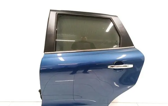 Suzuki Baleno IV Rear door